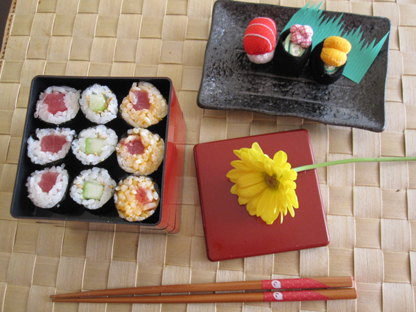 http://www.japanfoodaddict.com/wp-content/uploads/2010/08/Sushi.jpg